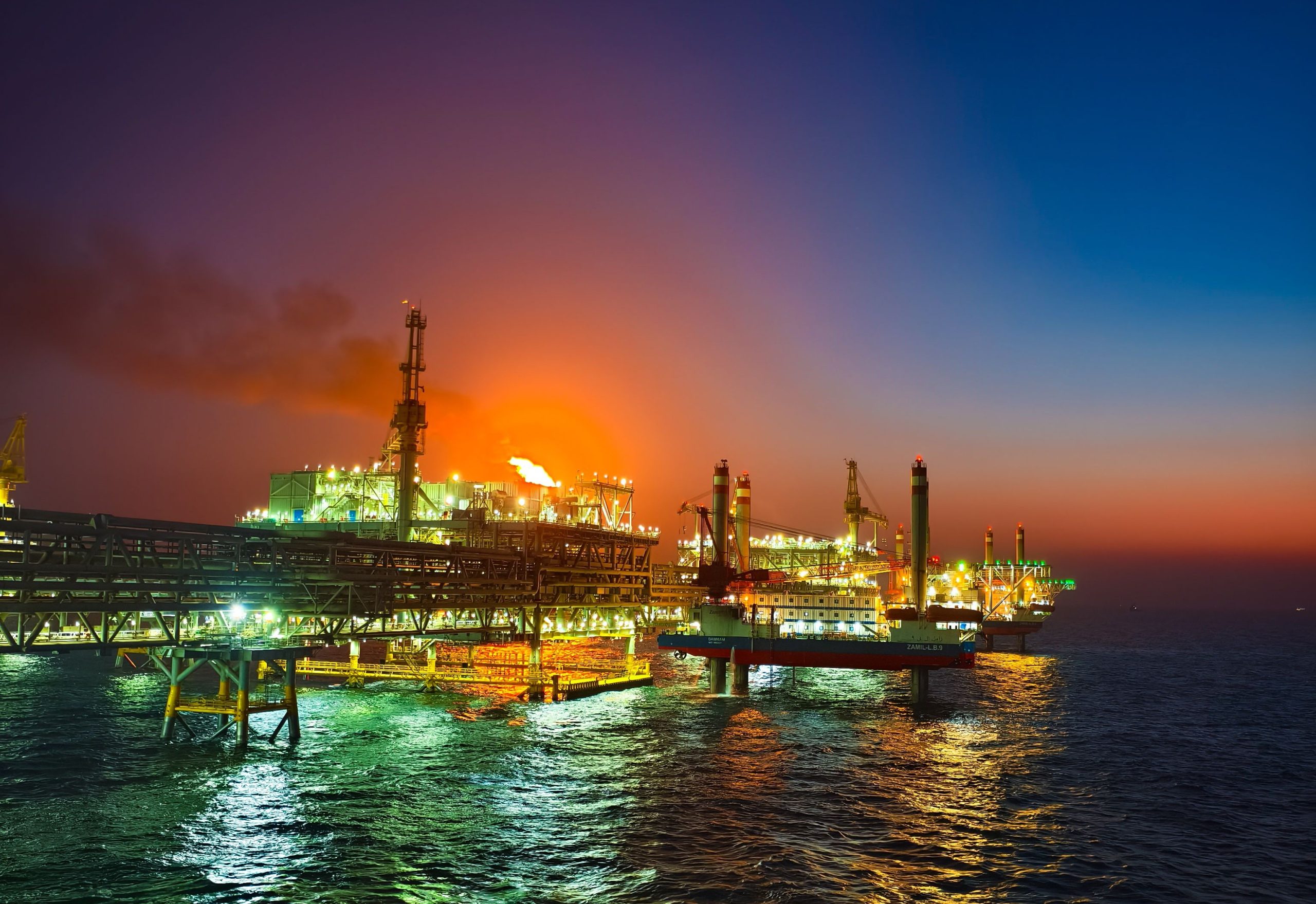 Offshore oil and gas drilling platform